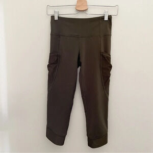 Girls Ivivva olive green Crop leggings EUC Sz 12